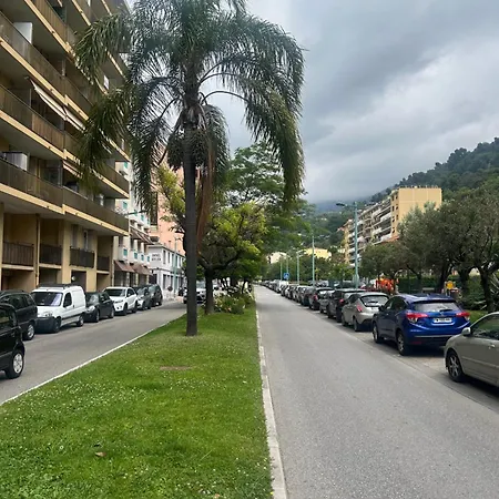 Grand 4 Couchages Gare Routiere Et Train Station Plages Et Casino A Pied Nespresso Netflix Fast Wifi *