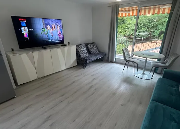 Grand Lumineux Et Fonctionnel 4 Couchages Gare Routière